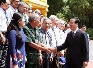State leader hails dedications by Vinh Long revolution contributors